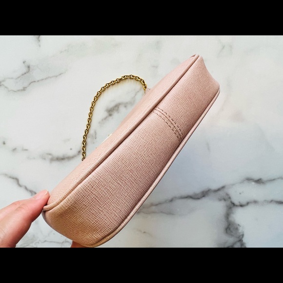 (Sold) FENDI Vitello Elite Crayons Pochette - Picture 5 of 12